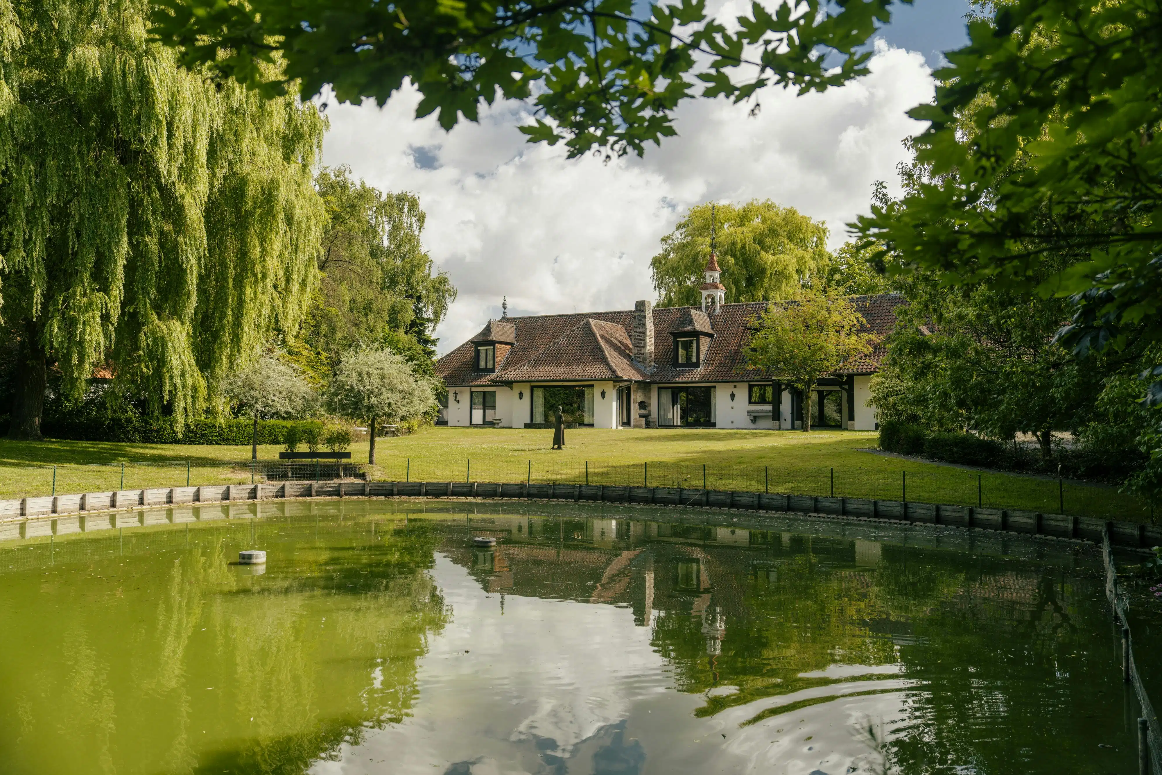 Unieke villa met vijver te koop aan de rand van Roeselare foto 27