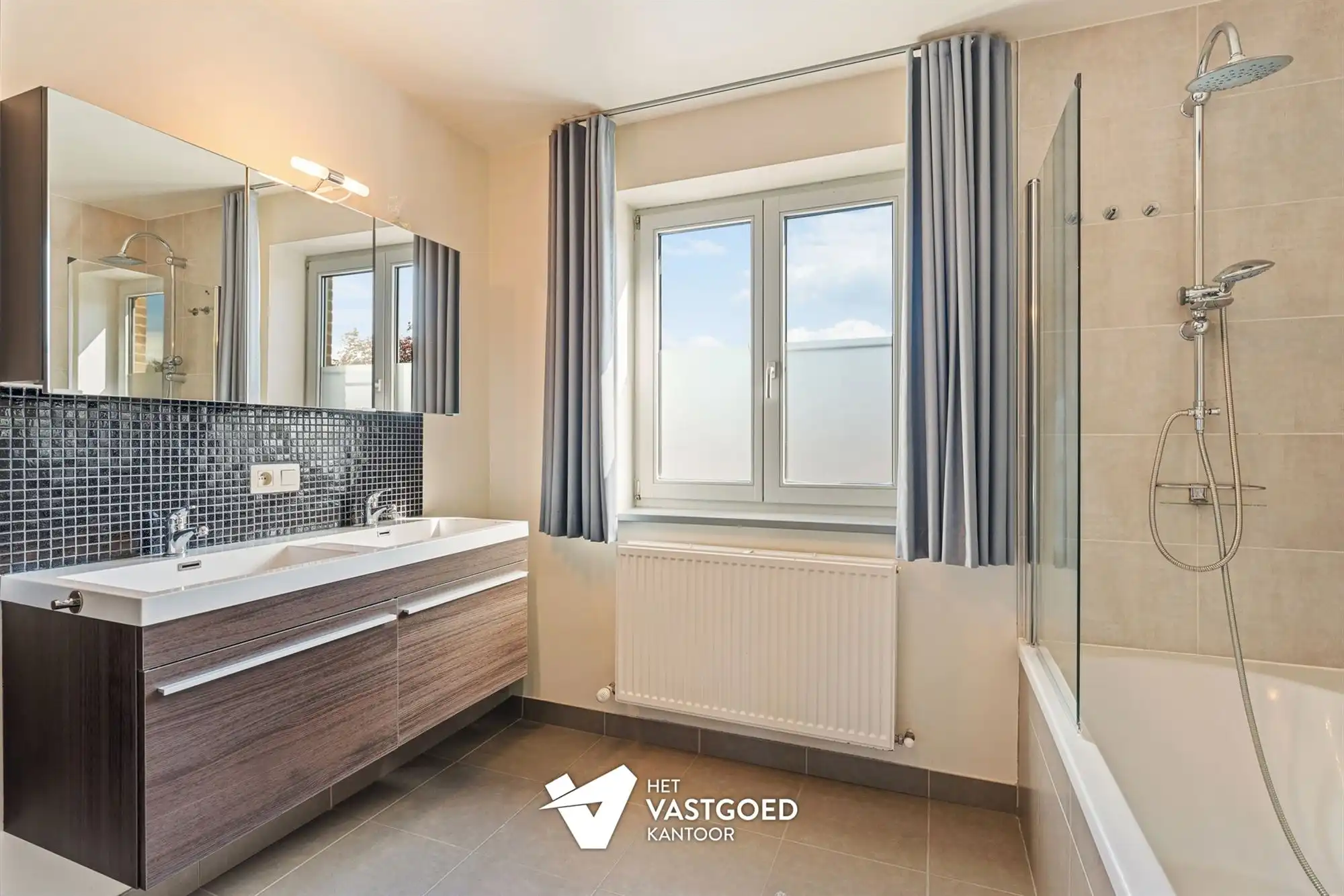 RECENTE, ENERGIEZUINIGE WONING OP IDEALE LIGGING NABIJ CENTRUM foto 16