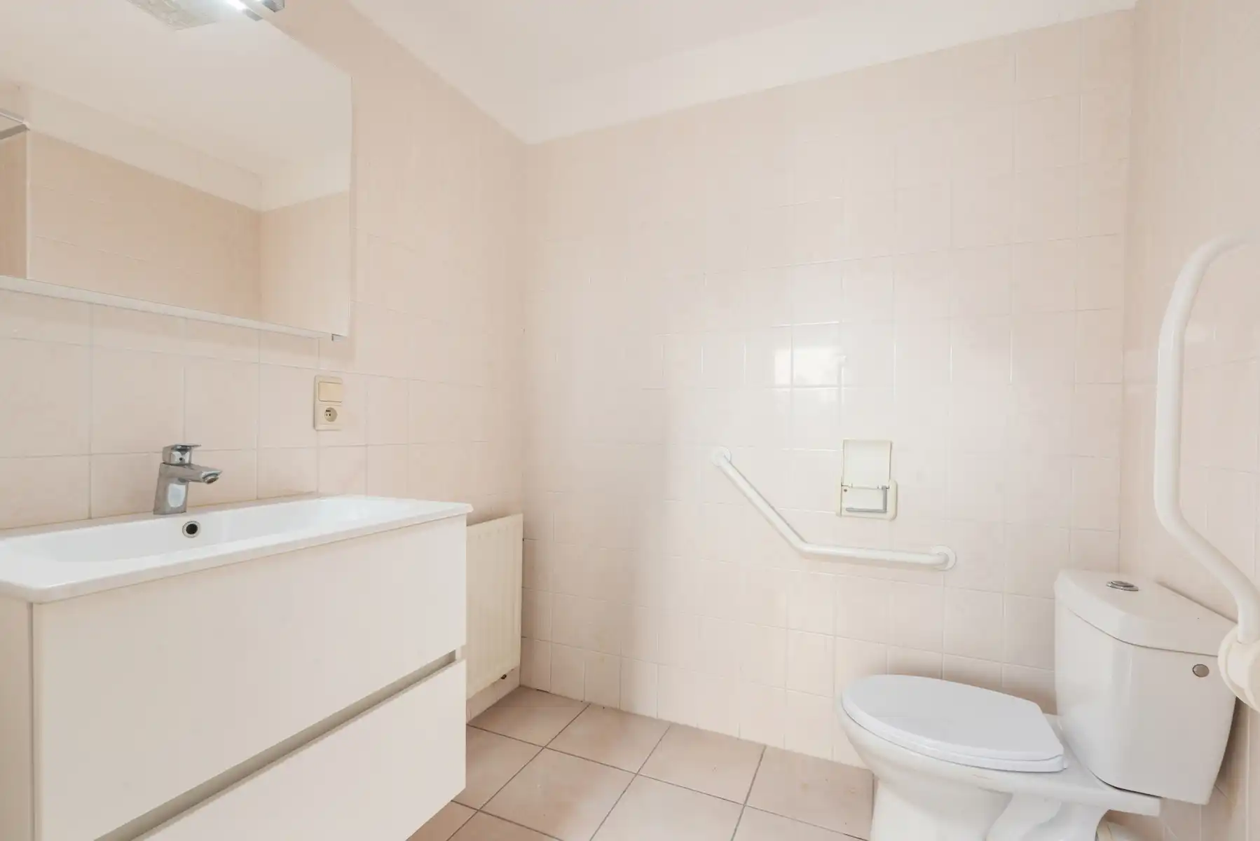 Zonnig appartement met terras foto 9