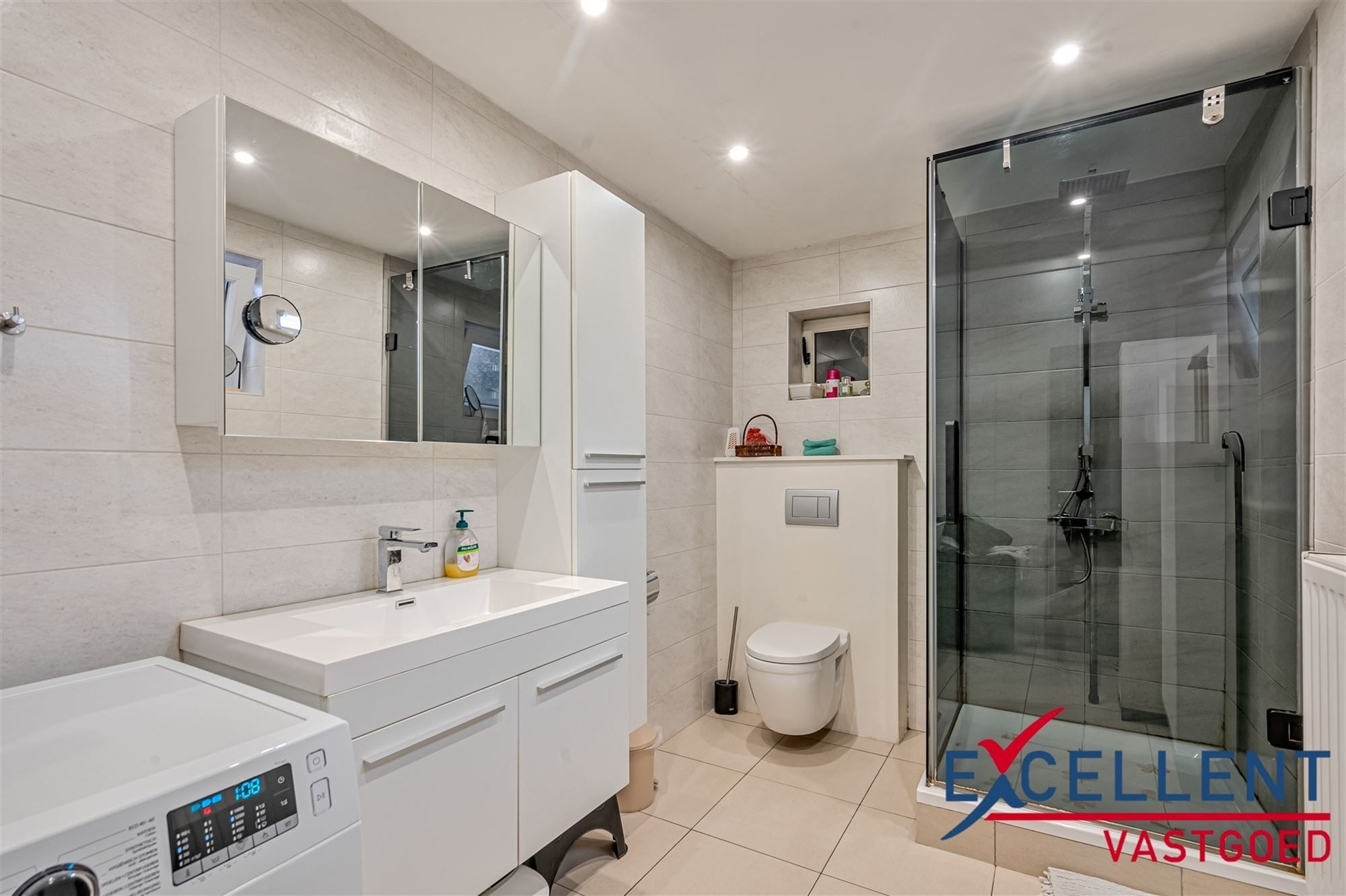 Instapklare en gerenoveerde woning centrum Deinze te koop foto 5