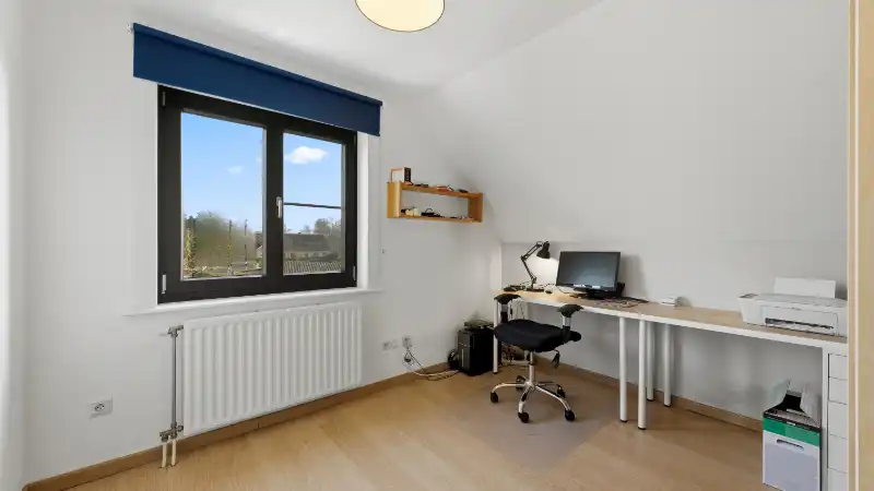 Villa van 209m² met 4 slaapkamers en zeer mooie tuin op 17 are foto 15