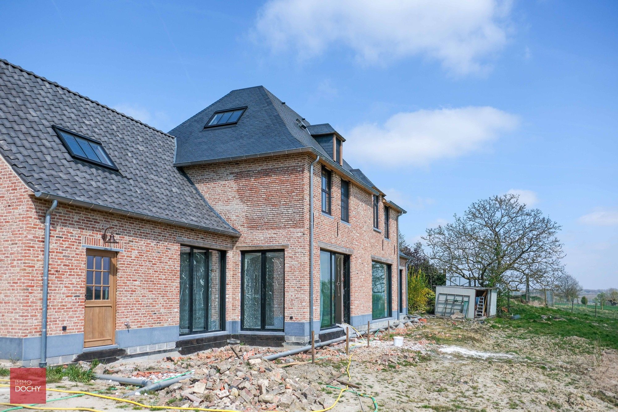 NIEUWGEBOUWDE RUIME CASCO-VILLA met prachtig vergezicht foto 5