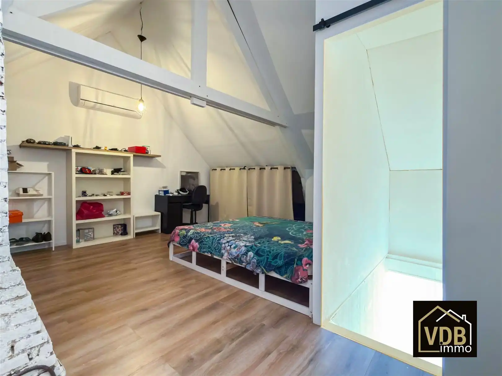 Half open  bebouwing met 3 slaapkamers foto 35