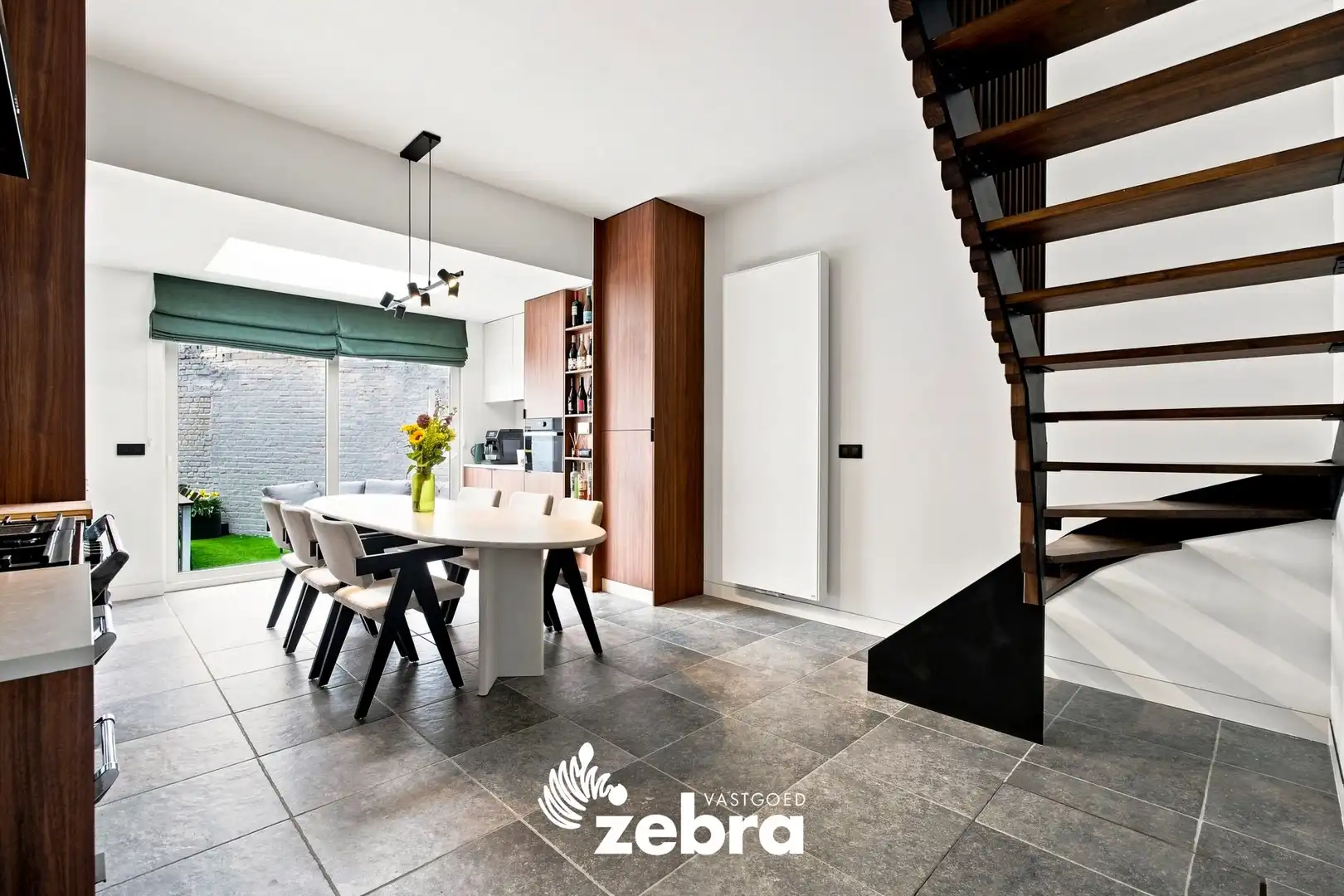 Gerenoveerde woning met stadskoer in centrum Tielt! foto 7