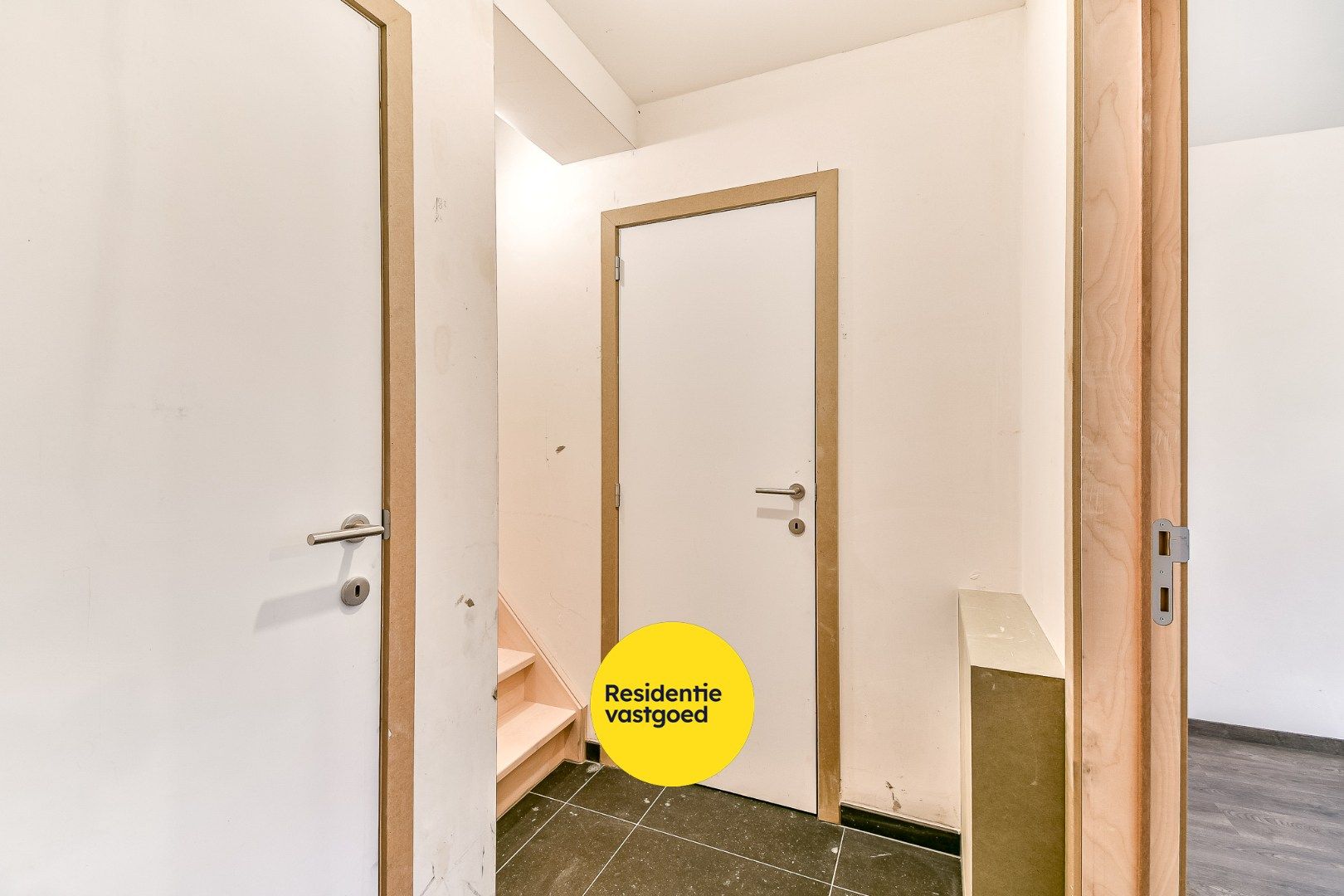 Recent duplex-appartement met standplaats foto 12