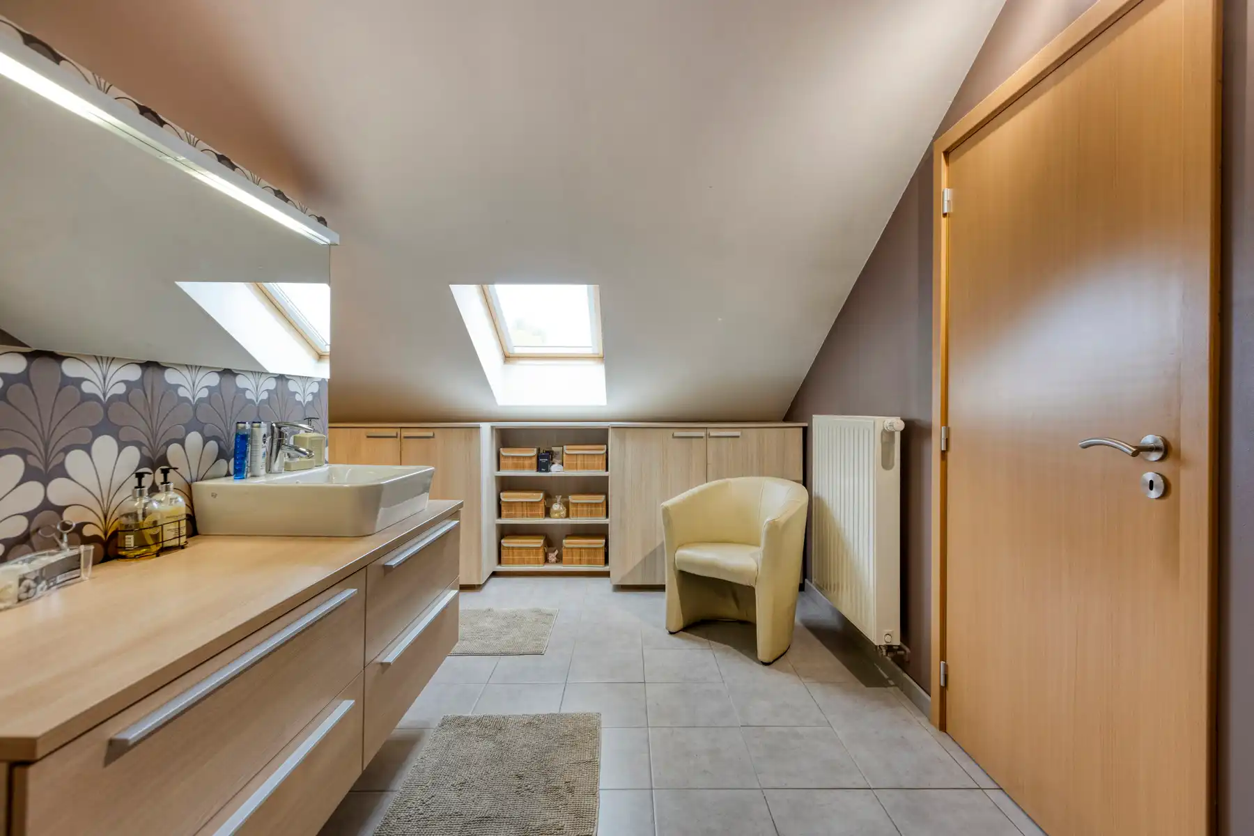 Huis met opslag, ruime tuin en mog. tot kangeroe/zorgwoning foto 12