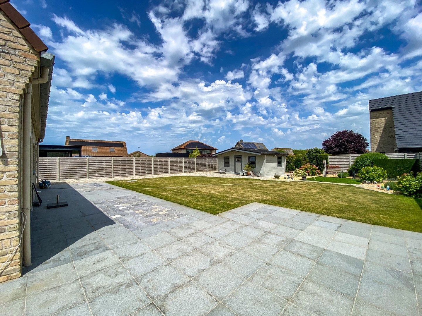 Uiterst goed onderhouden villa op 720m², gelegen in doodlopende straat te Veurne.  foto 23