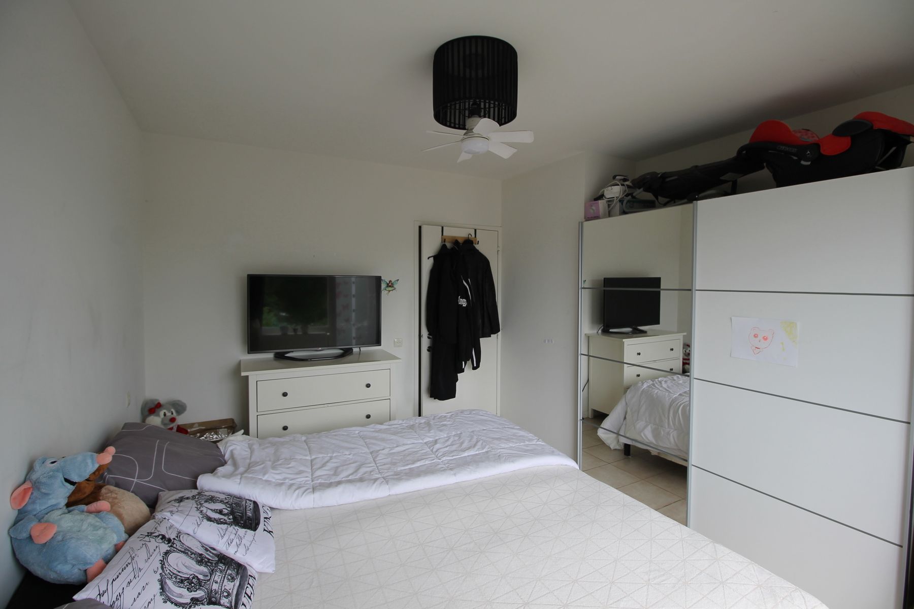 Appartement op de 3de verdieping met 2 slaapkamers en lift. foto 9