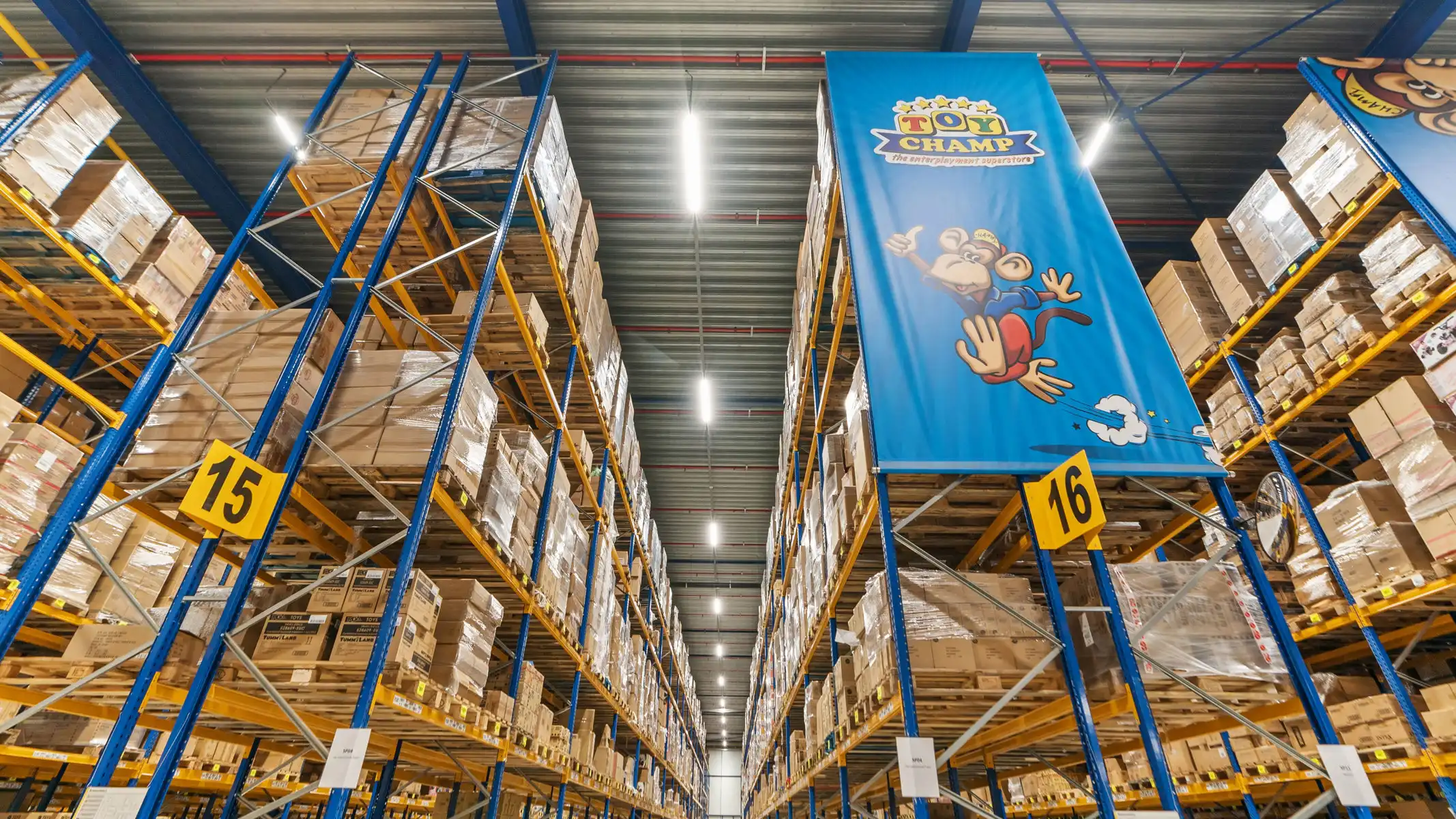 Volledig uitgerust distributiecentrum in nieuwbouwstaat foto 35