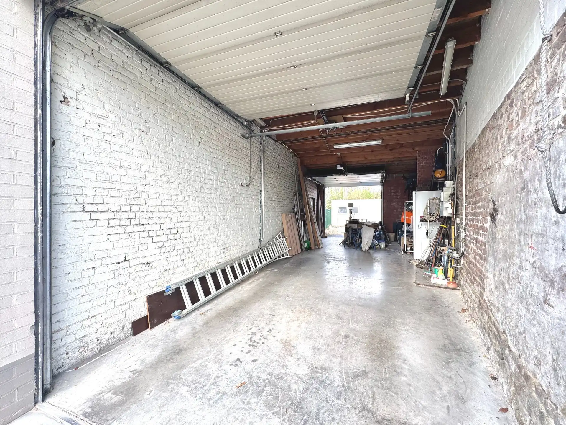 ENERGIEZUINIG GEBOUW MET 2 GROTE GARAGES - 553 M² foto 17