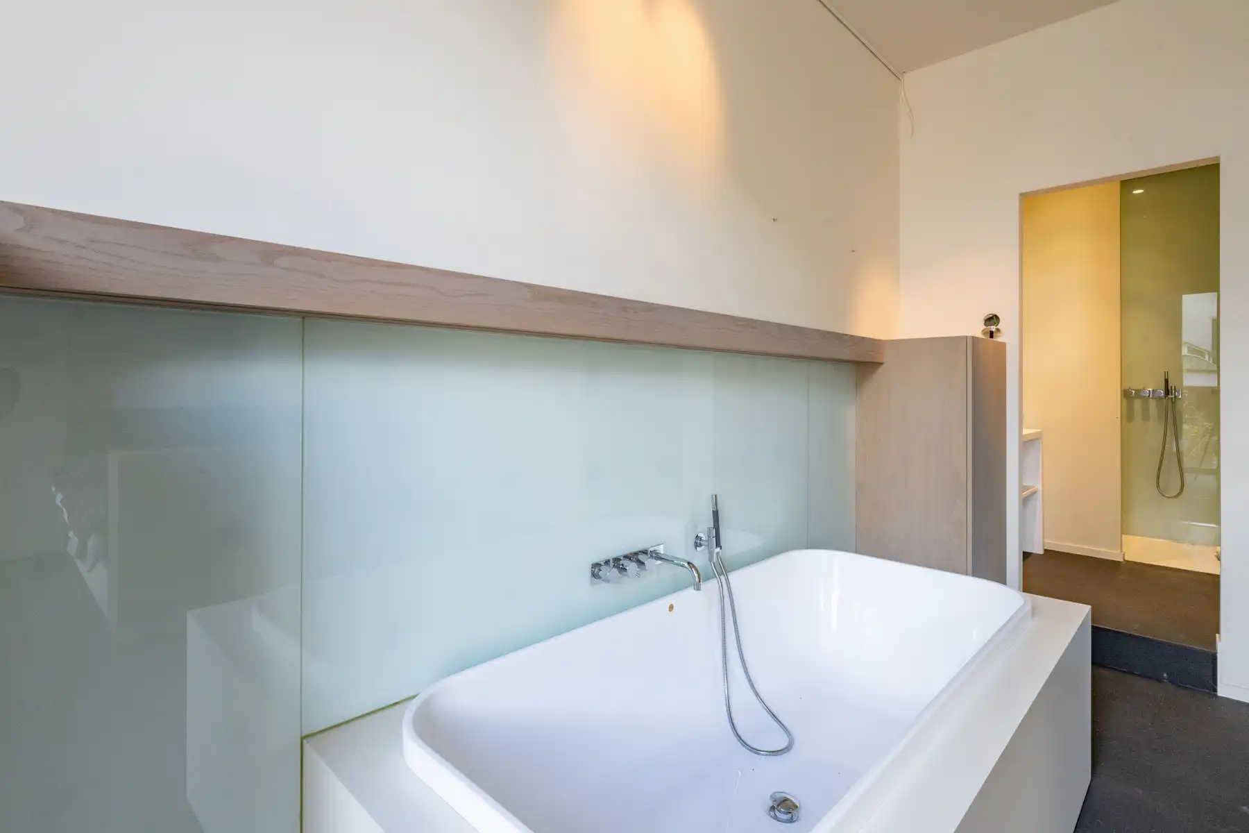 VERLAAGDE PRIJS - Pand met handelsruimte en woonfunctie foto 24