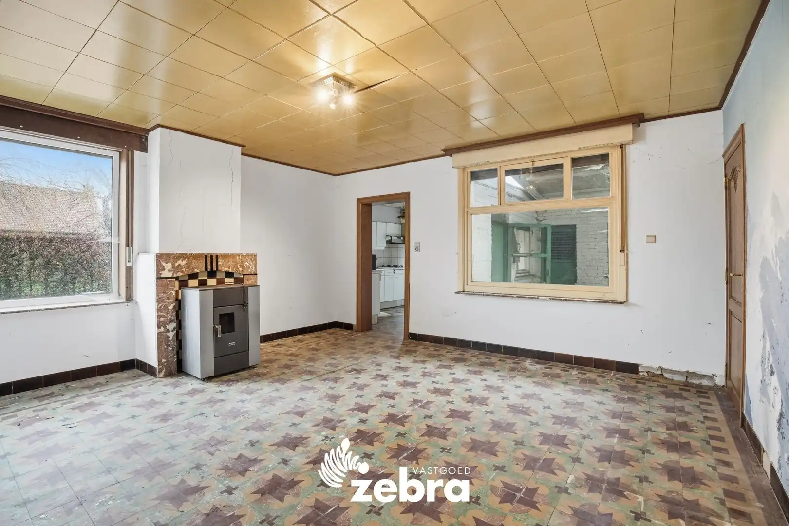 Te renoveren woning op een rustige ligging te Zwevezele! foto 3