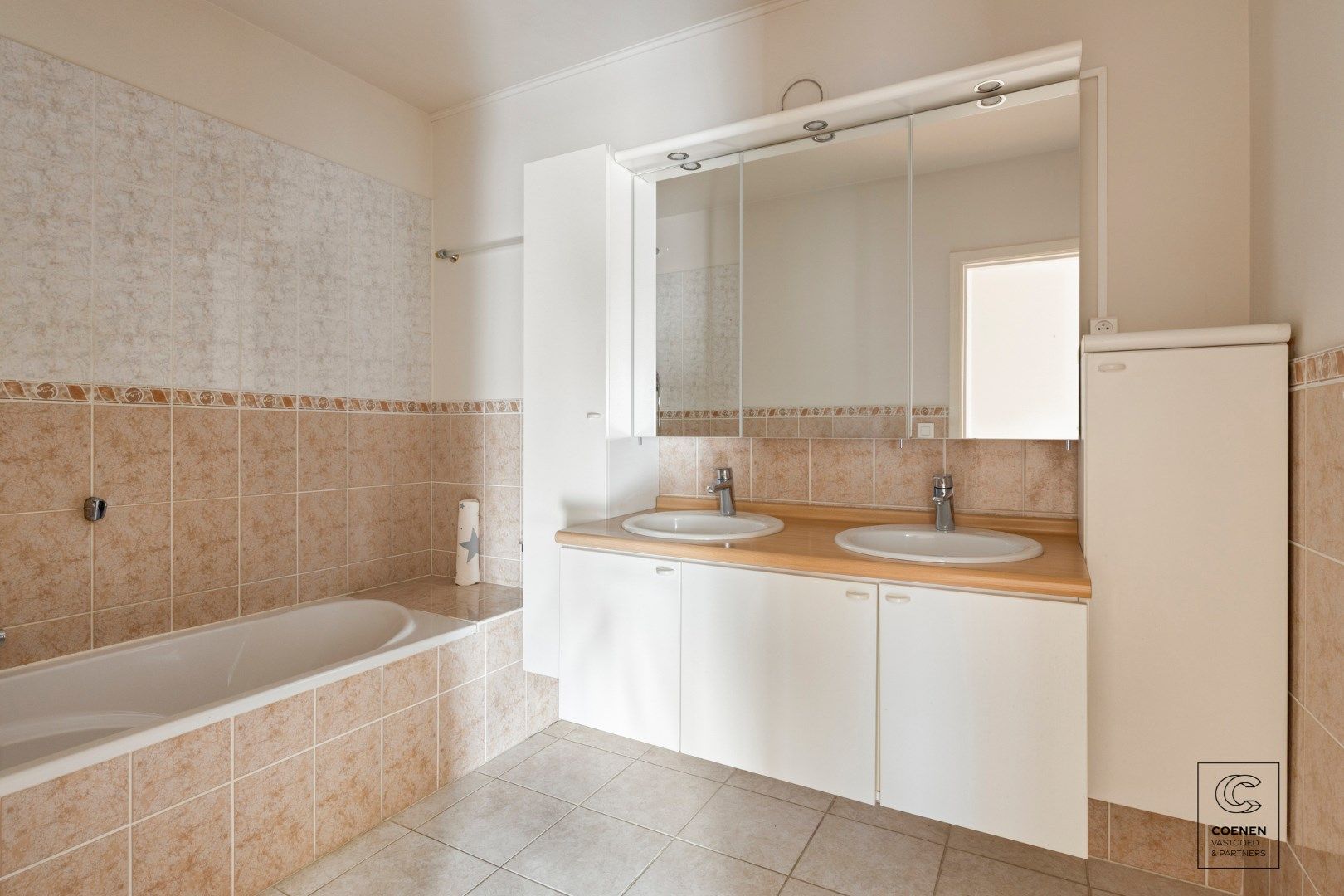 Prachtig appartement van 115 m² met 3 slaapkamers op een uitstekende locatie te Brasschaat! foto 16