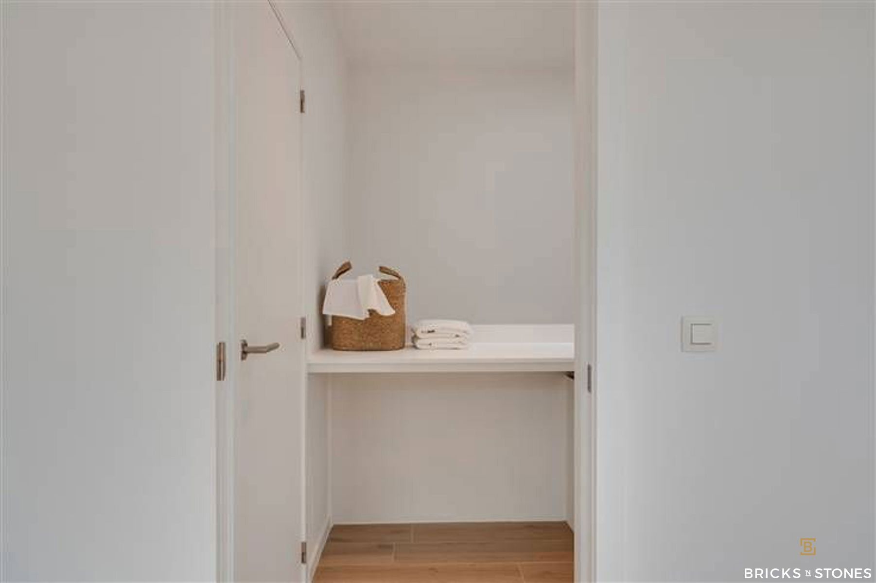 Nieuwbouwwoning met 4 slaapkamers en zonnige tuin foto 9