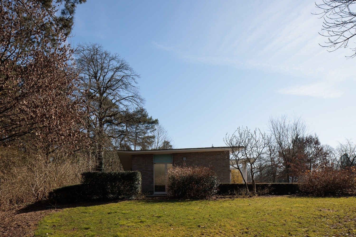 Architecturale woning op een perceel van ca. 6.395 m² foto 6