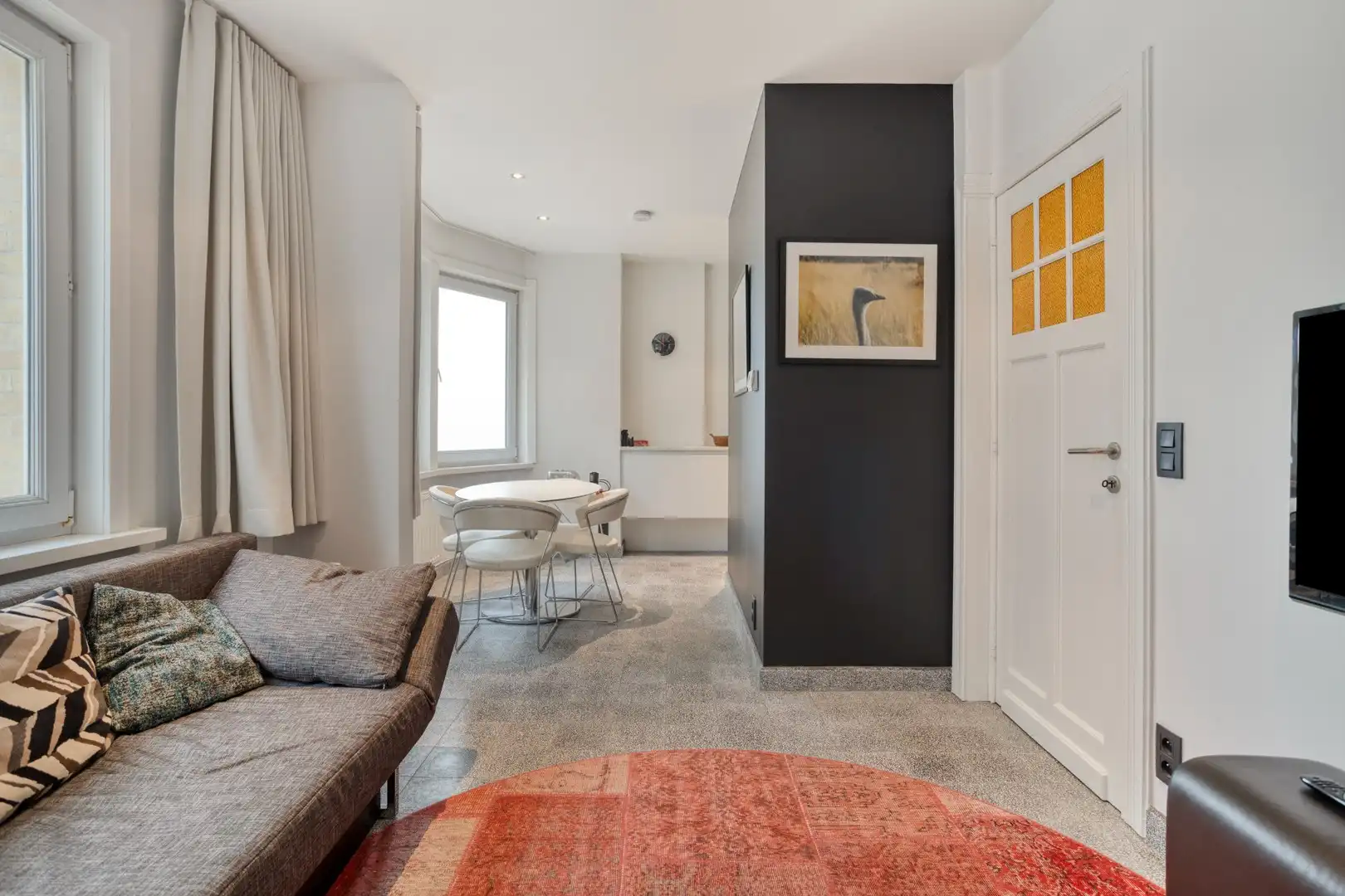Gerenoveerd 1 slaapkamer appartement in een residentie in Art Deco-stijl met zijdelings zeezicht foto 5