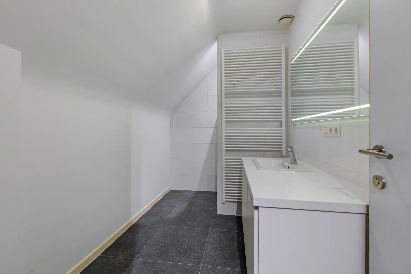 Ruime recente woning met 3 slpks en 2 badkamers, gelegen op een zonnig perceel in Mol - Achterbos !  foto 26