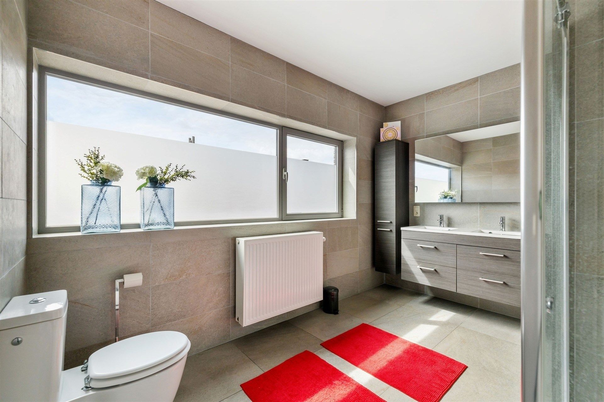 Recente gezinswoning met 3 slaapkamers en inpandige garage (BJ 2014) foto 17