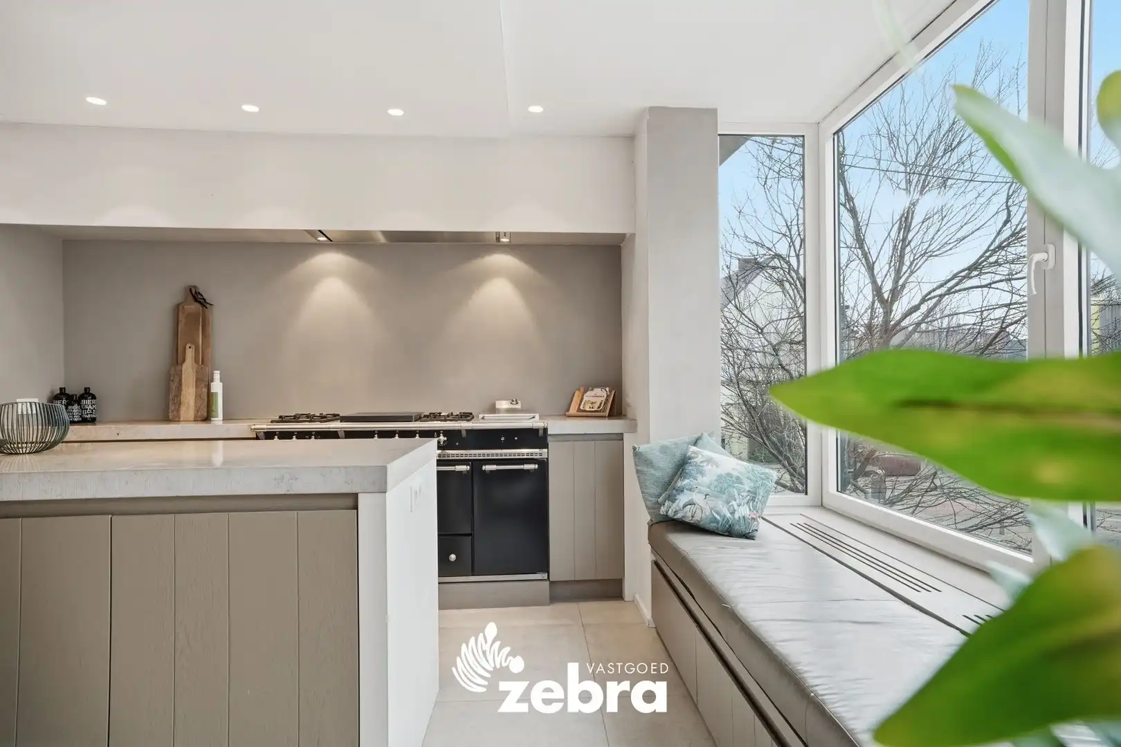 Commercieel handelspand met stijlvolle woonst in centrum Roeselare! foto 11