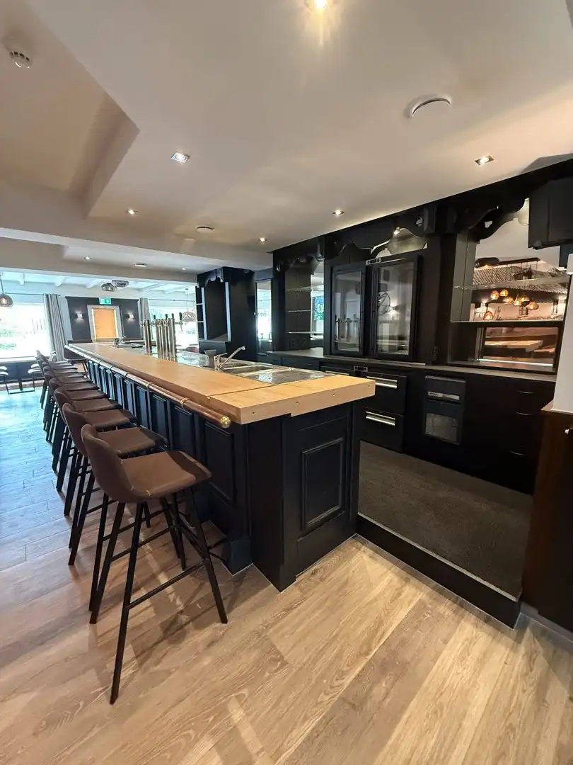 Café-brasserie met ruime privéwoonst in hartje Achel. foto 11