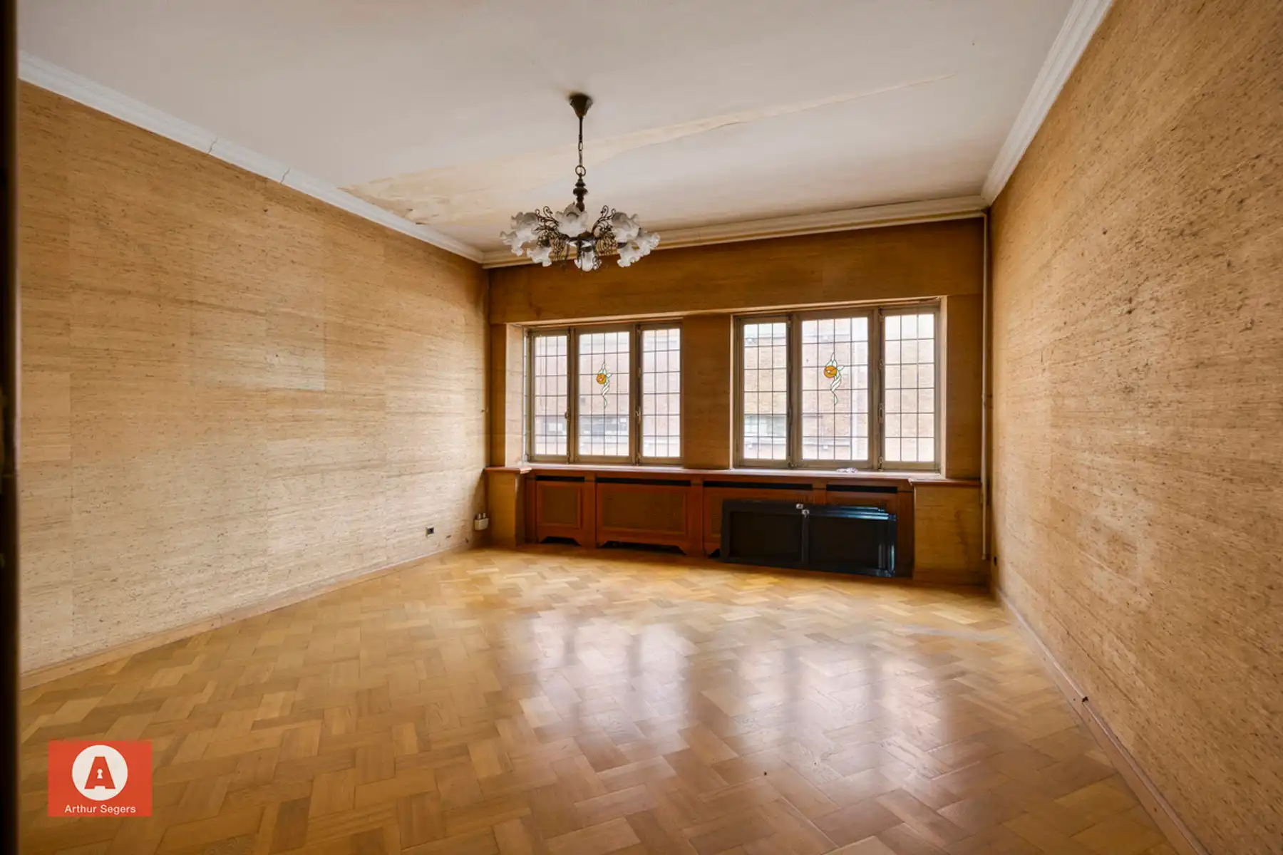 Te renoveren Handelshuis met woonst en inpandige garage.  foto 15