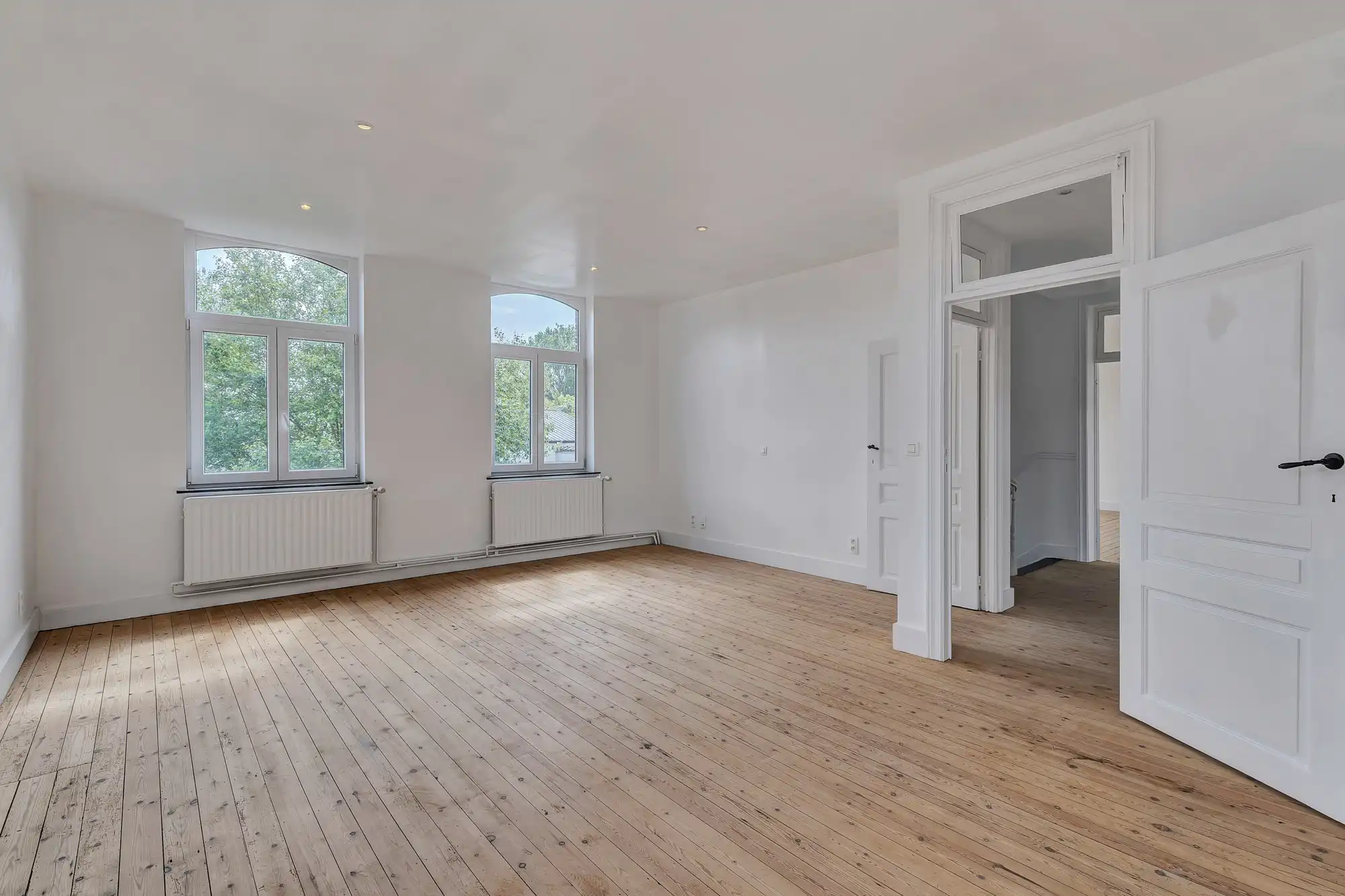 Gerenoveerde pastorijwoning met grote ruimtes in Erembodegem foto 18