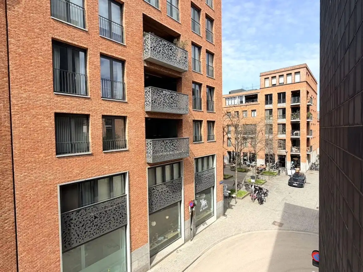 Centraal gelegen bemeubeld appartement MET autostaanplaats foto 12
