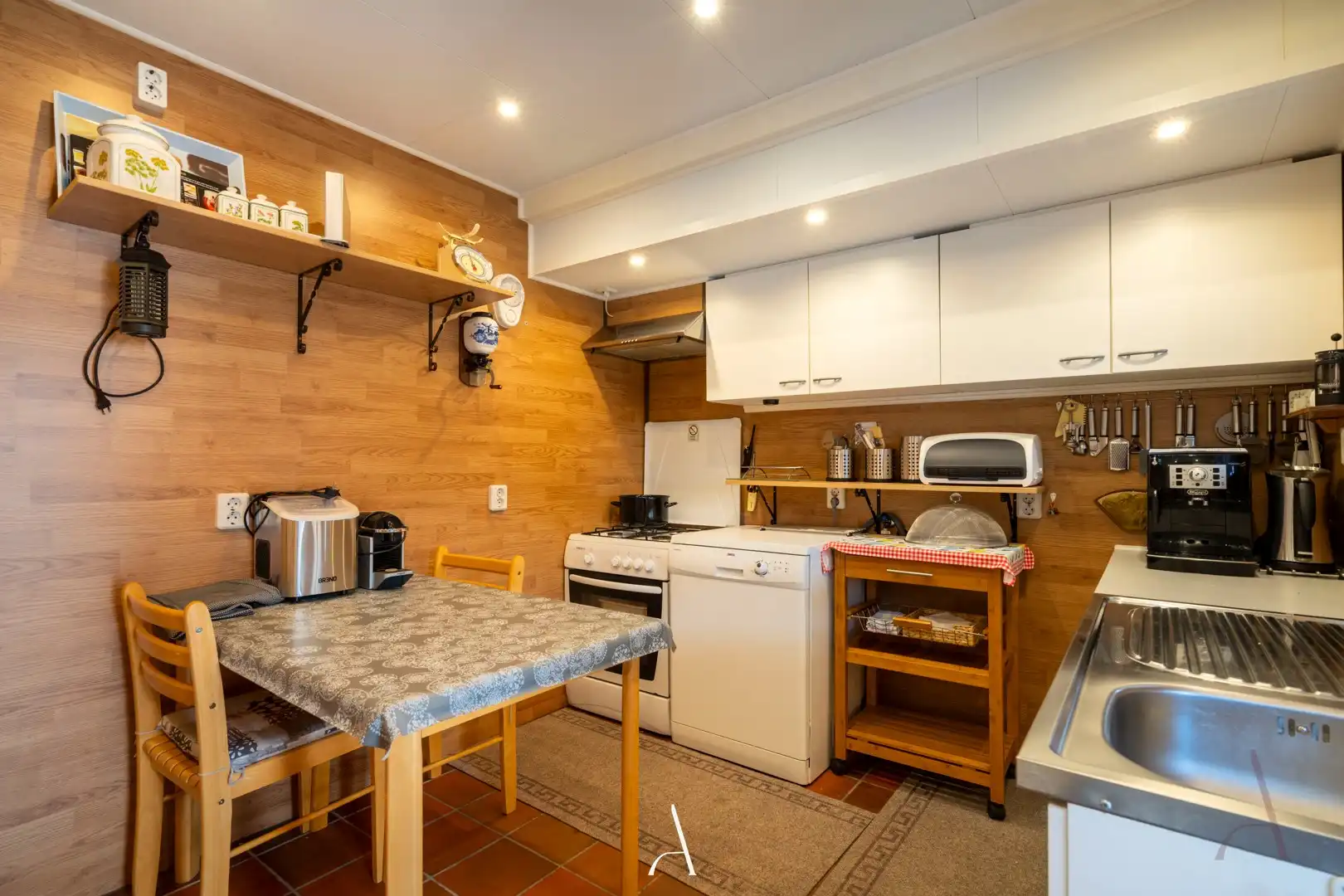 Instapklare gezinswoning met verwarmd zwembad en levensbestendige indeling op 840 m² foto 22