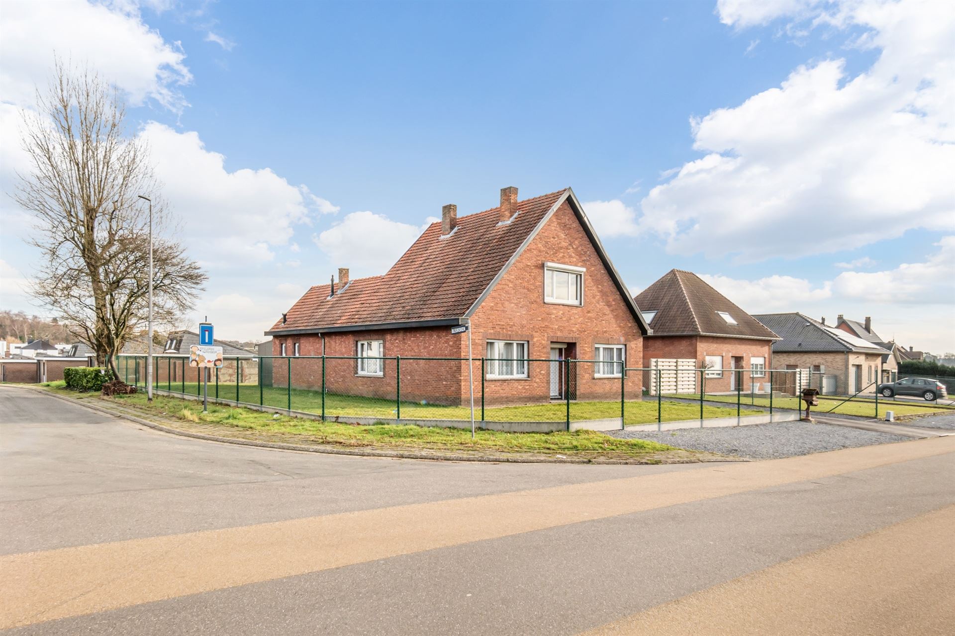 Hoofdfoto van de publicatie: Eengezinswoning met tuin.