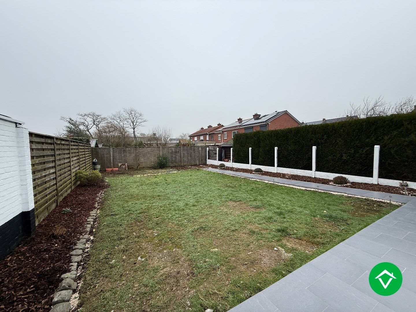 Ruim, gerenoveerde woning met 3 slaapkamers, garage en tuin in een rustige woonwijk te Roeselare! foto 10