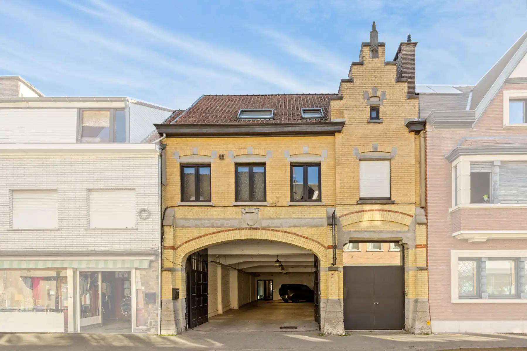 Uniek pand met ingericht kantoor en multifunctionele ruimtes foto 2