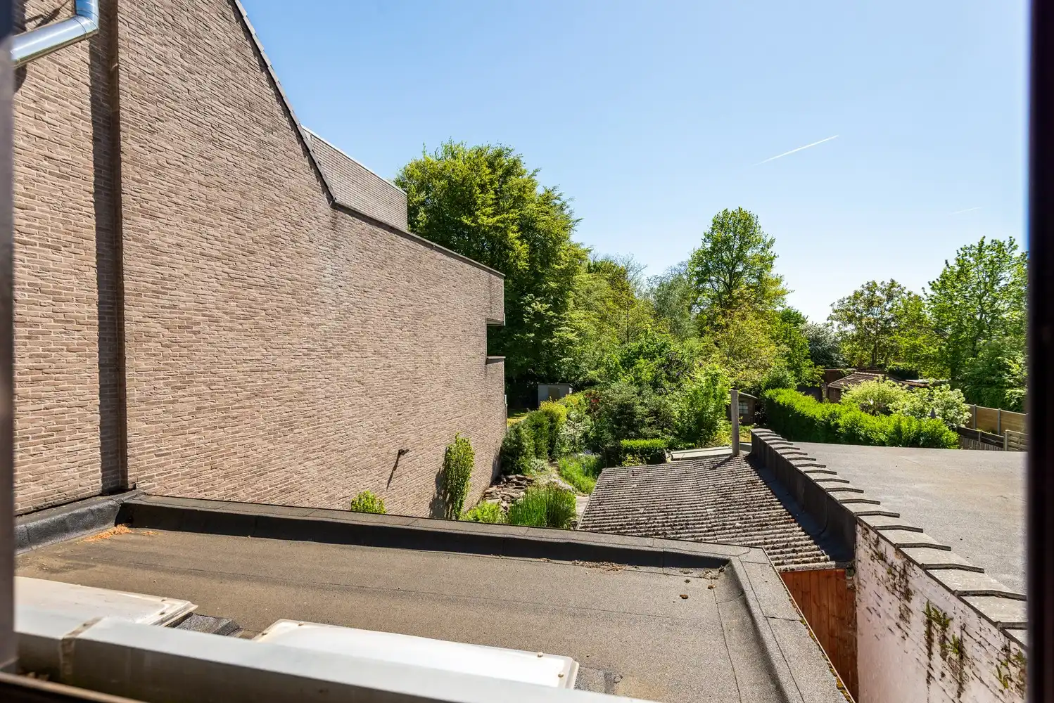 Te renoveren huis met 3 slaapkamers, garage en tuin in Wijnegem foto 17