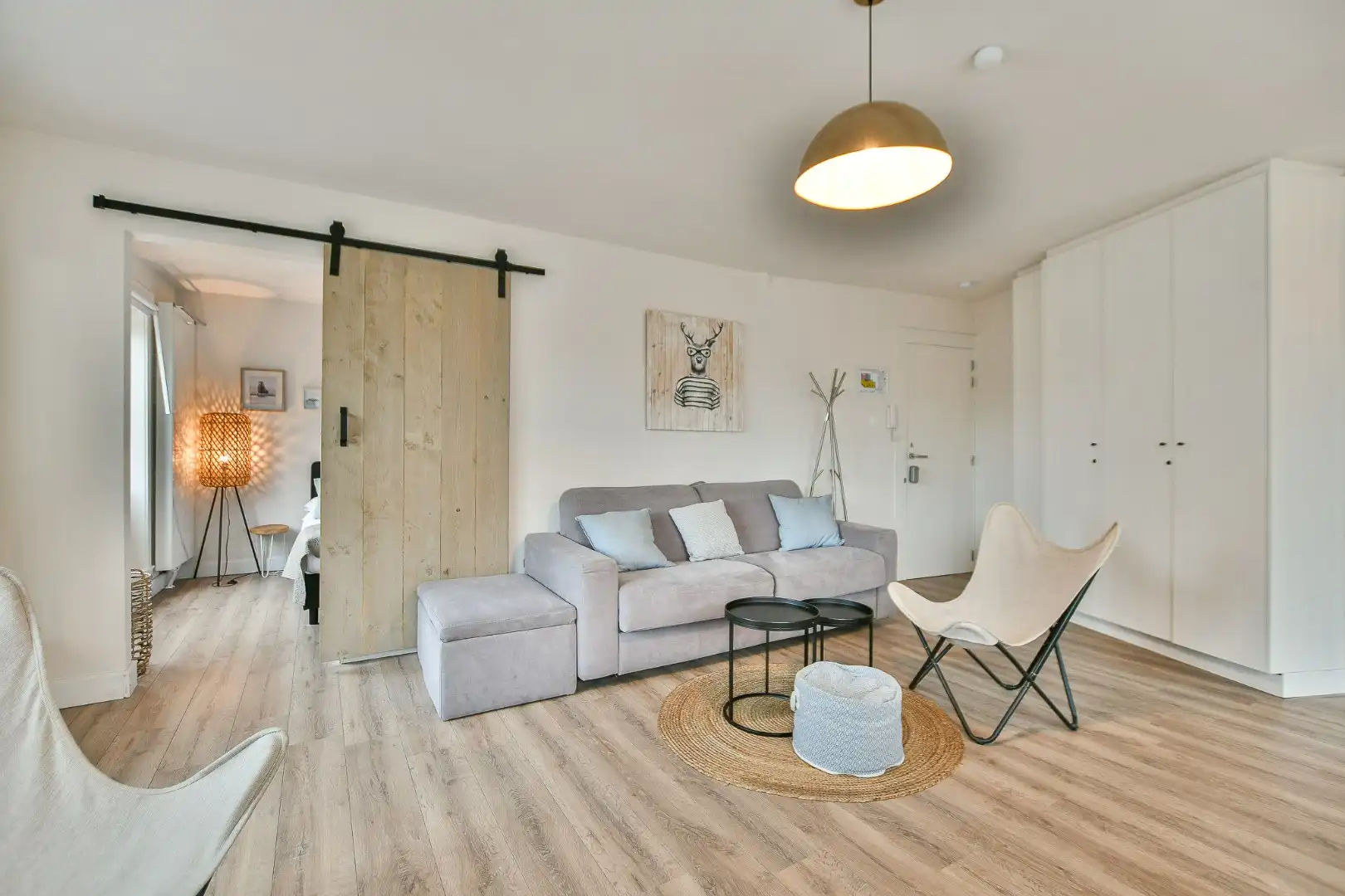 Lichtrijk éénslaapkamerappartement nabij centrum en bos in De Haan foto {{pictureIndex}}