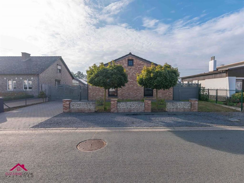 Vrijstaande woning, volledig gerenoveerd foto 2