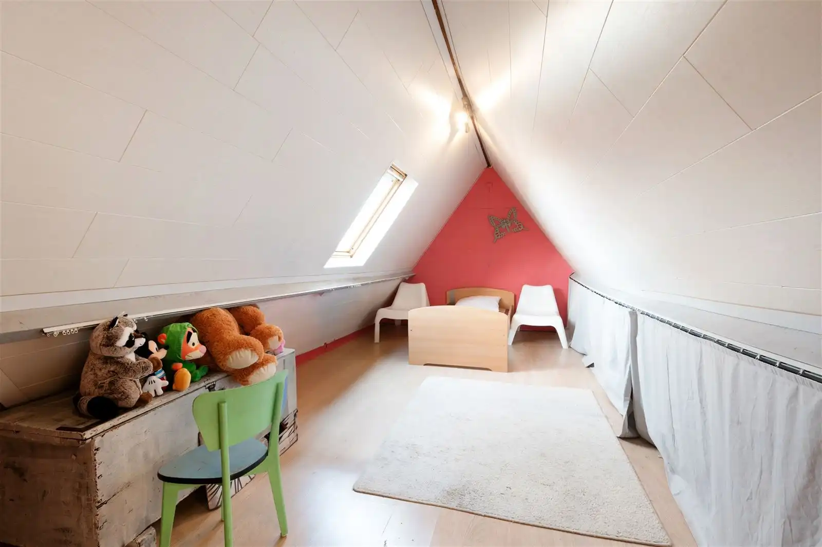 Instapklare woning met 3 slaapkamers en private parking foto 10