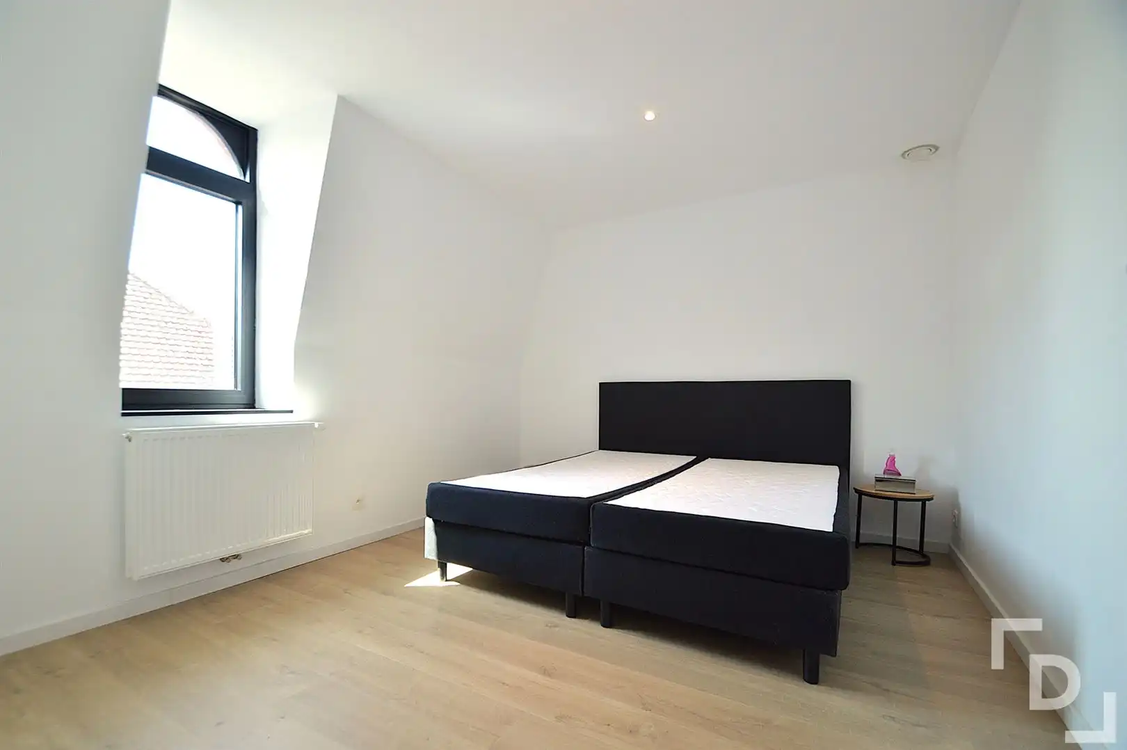 Volledig gerenoveerde, karaktervolle woning met tuin in Ieperse stadscentrum foto 16