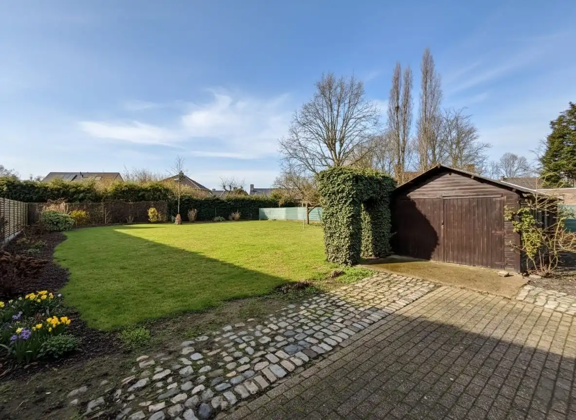 ALLEENSTAANDE WONING MET 2 SLAAPKAMERS EN TUIN IN CENTRUM RUISELEDE foto 11