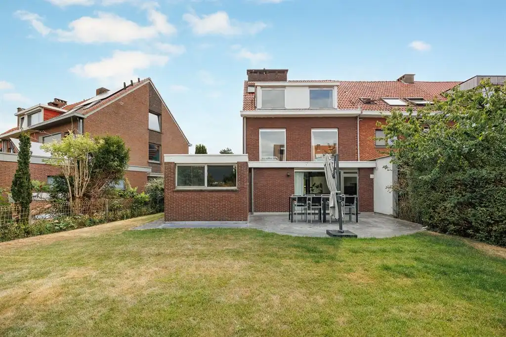 Unieke jaren 80-woning met ruime tuin foto 5