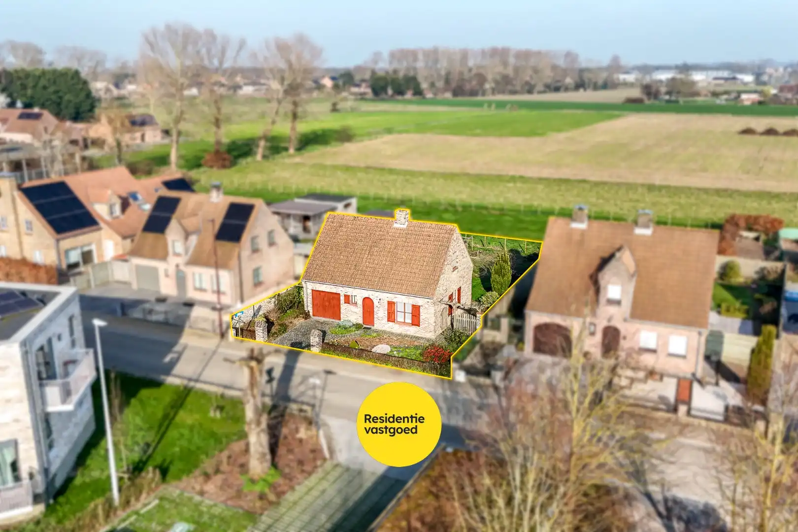 Hoofdfoto van de publicatie: Open bebouwing met garage op 487 m² in Oudenburg