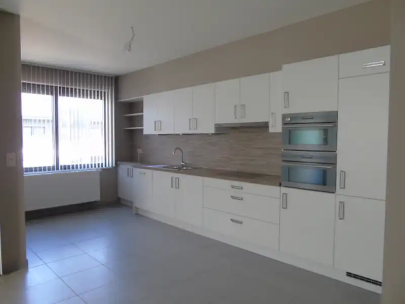 Zeer mooi appartement met 2 autostaanplaatsen in centrum van Houthalen foto 3