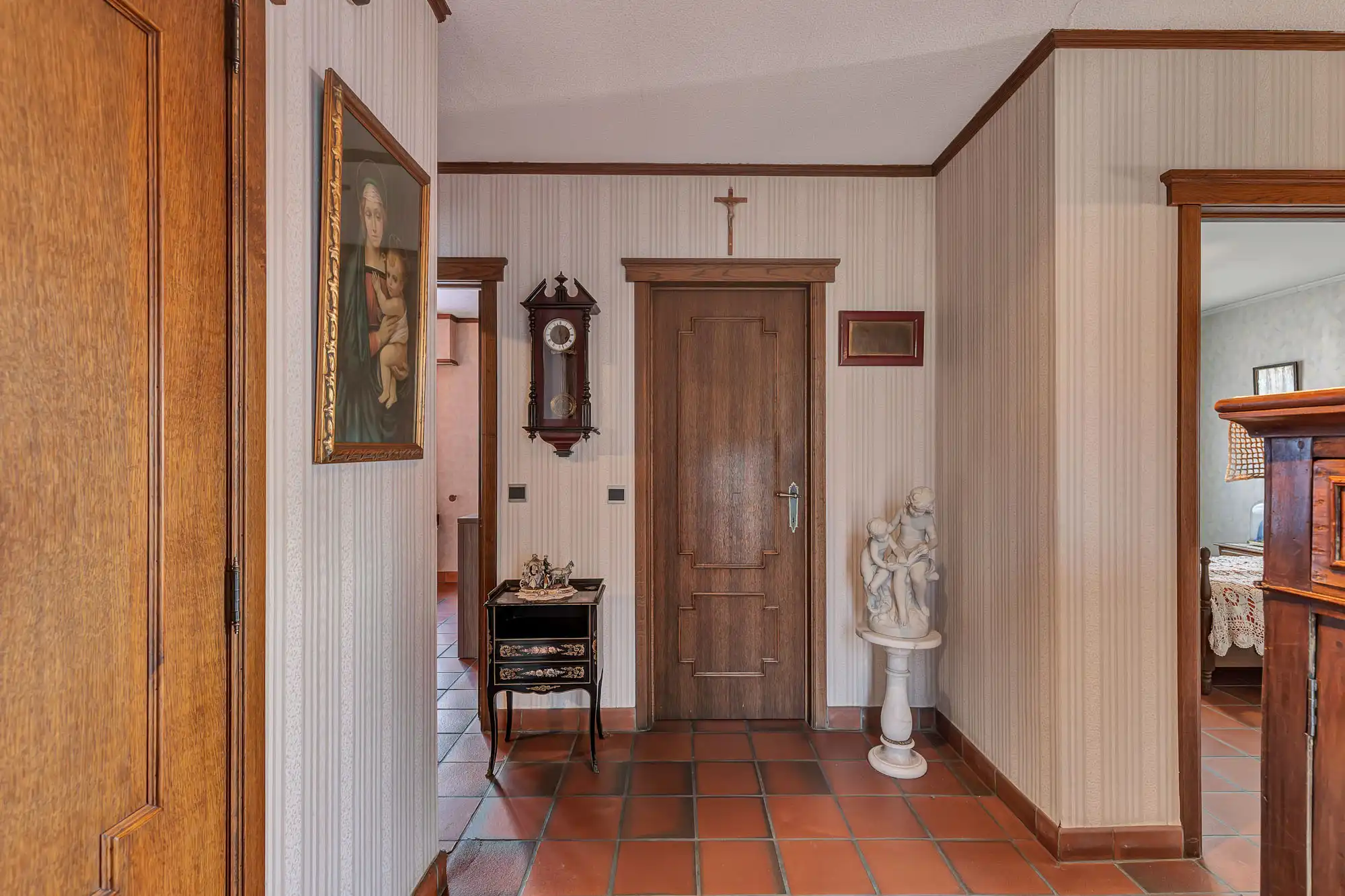 Ruime bungalow met 3 slaapkamers op perceel van 907 m² foto 3