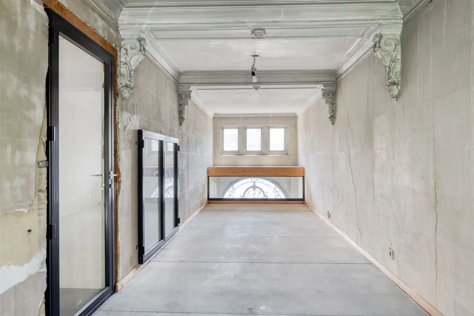 Ruime herenwoning met voormalige dokterspraktijk foto 17
