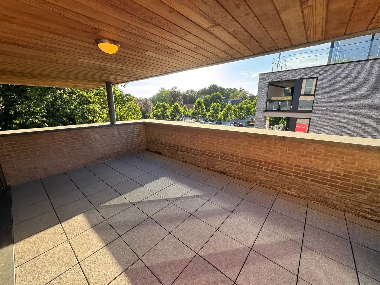 Te huur – Ruim en lichtrijk appartement met 2 slaapkamers in het centrum van Zutendaal foto 8
