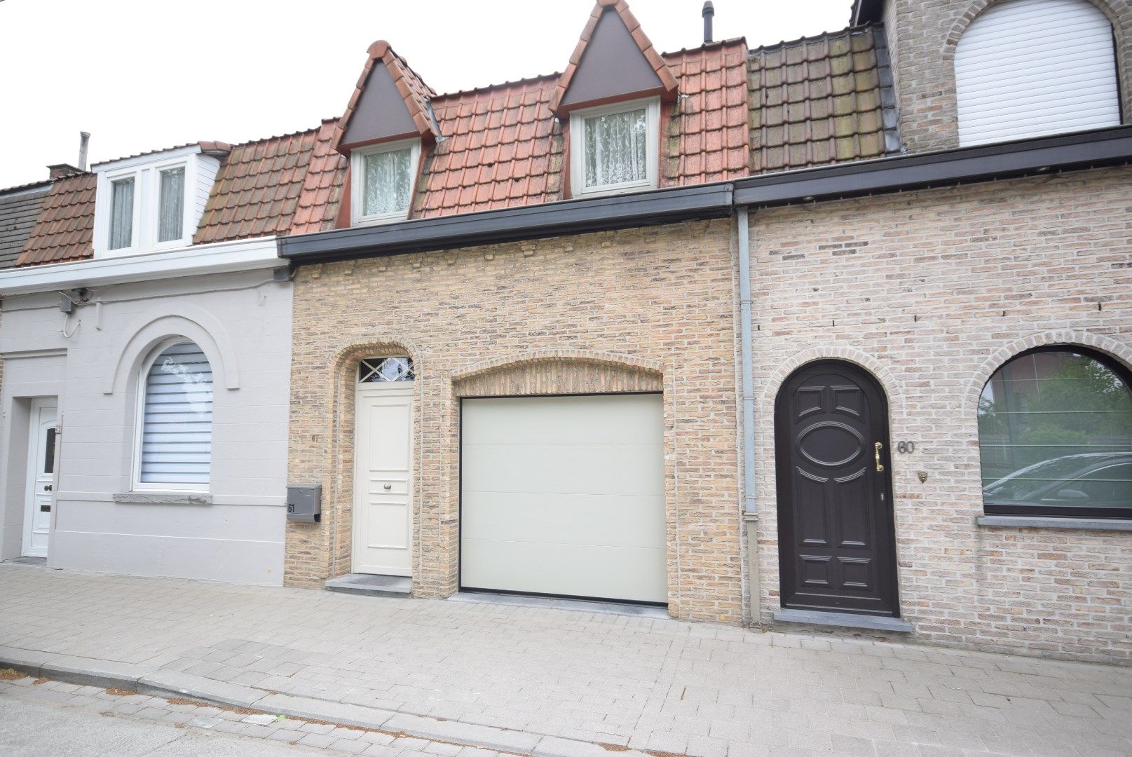 Gesloten woning met één slaapkamer nabij centrum Roeselare foto {{pictureIndex}}