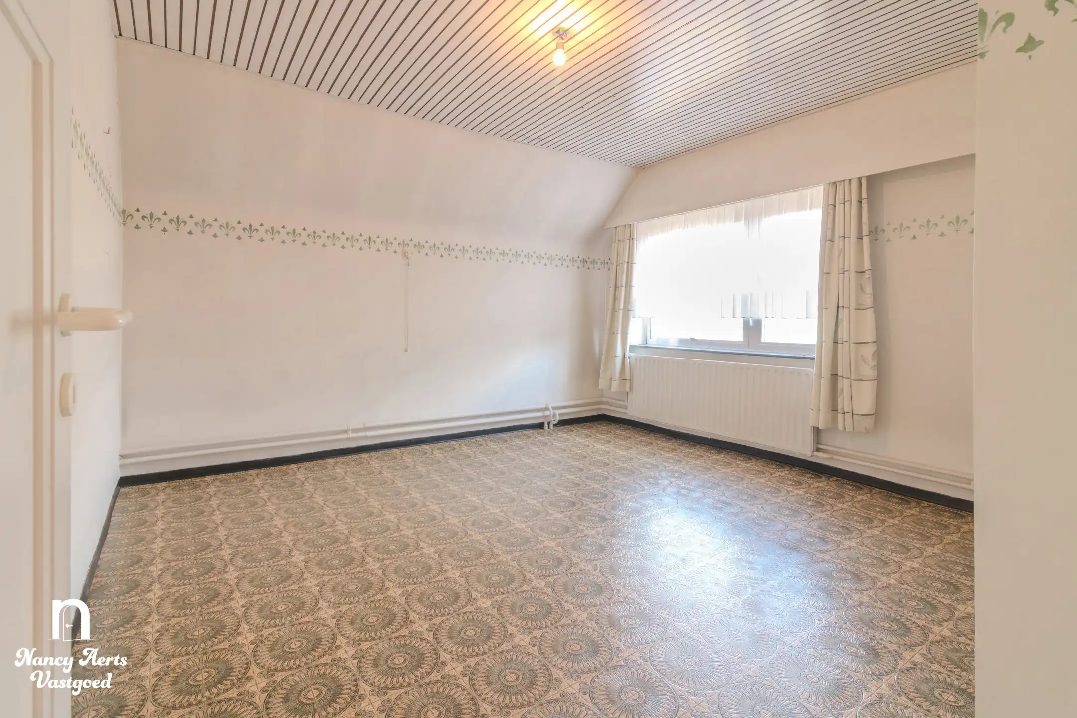 Charmante gezinswoning met mogelijkheden op royaal perceel foto 20