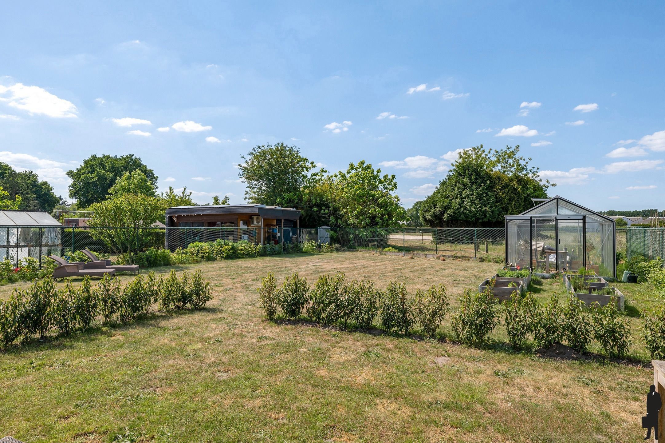 Gerenoveerd opbrengsteigendom: handelsruimte, duplex, studio foto 28