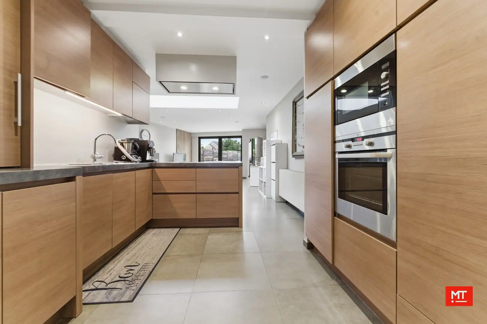 Centraal gelegen instapklare woning met 3 slaapkamers, zonnige tuin en praktijkruimte in Langemark foto 7