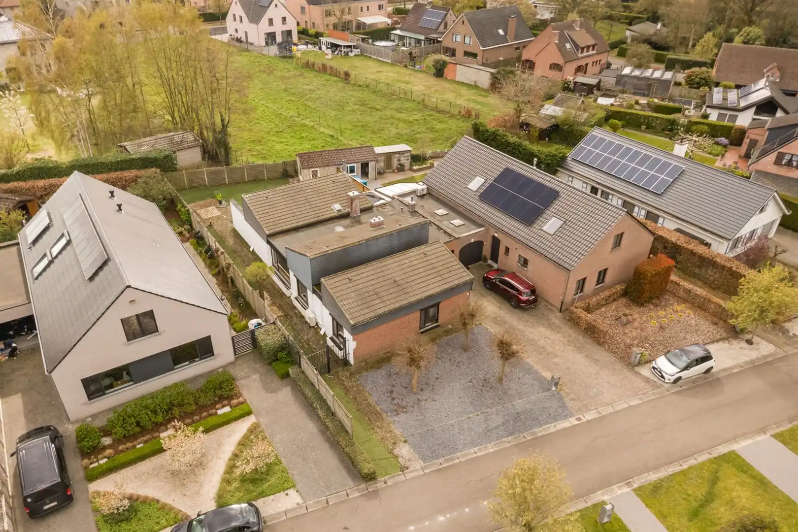 Ruime laagbouwwoning met zuidtuin in doodlopende straat. foto 27