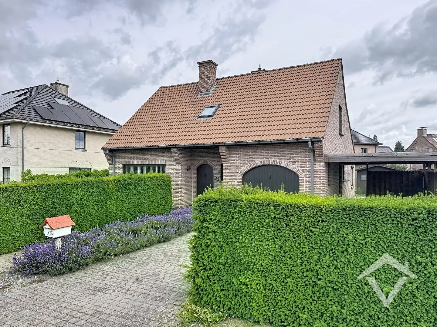 Instapklare gezinswoning met garage, carport en zonnige tuin in Scheldewindeke (Oosterzele) foto 3