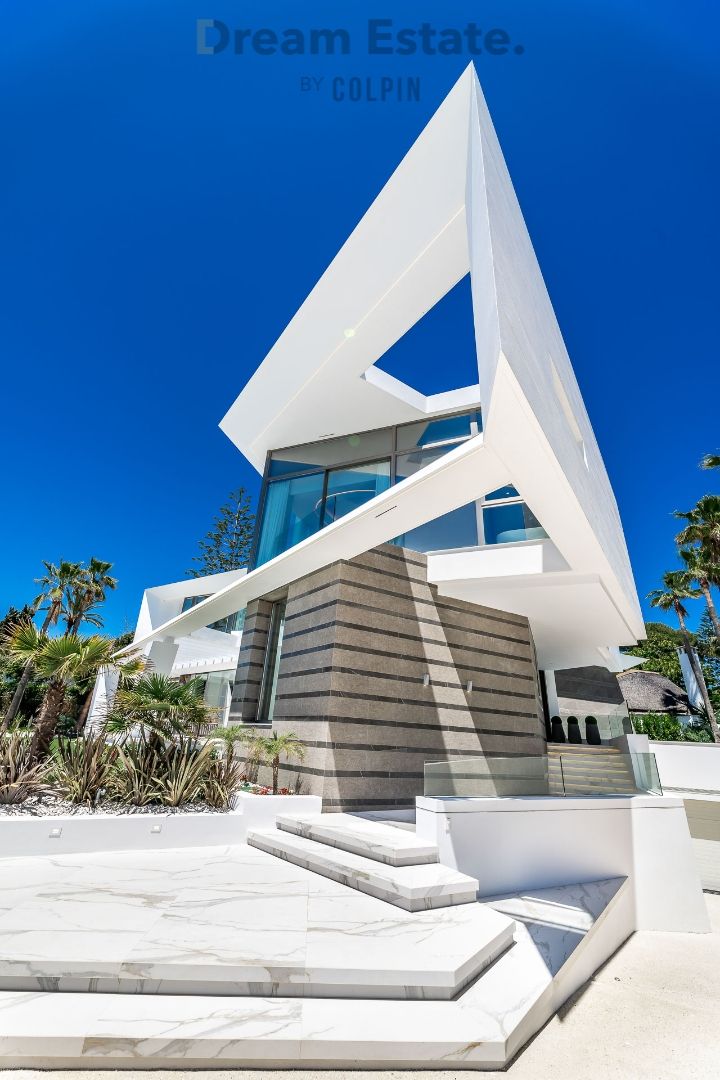 Hypermoderne frontline villa in Los Monteros foto 49